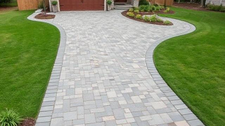 Trendy Driveway Designs for An Urban Home