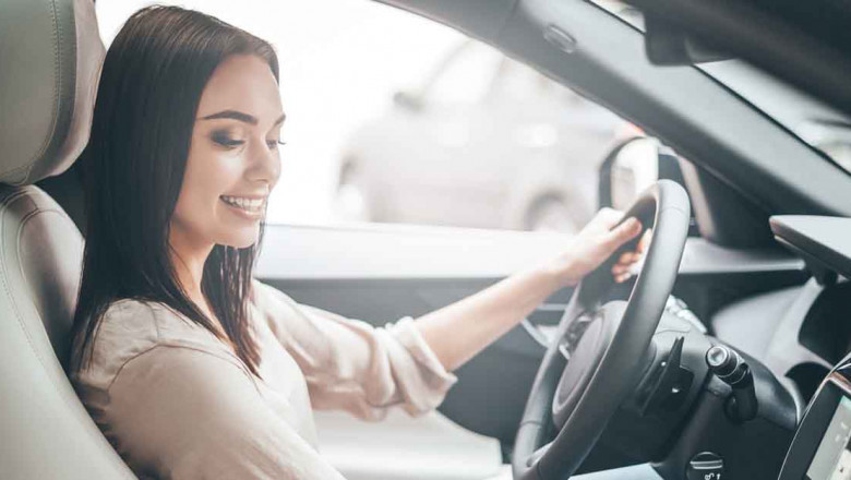 How Driving Schools in Scarborough Help You Master Parallel Parking