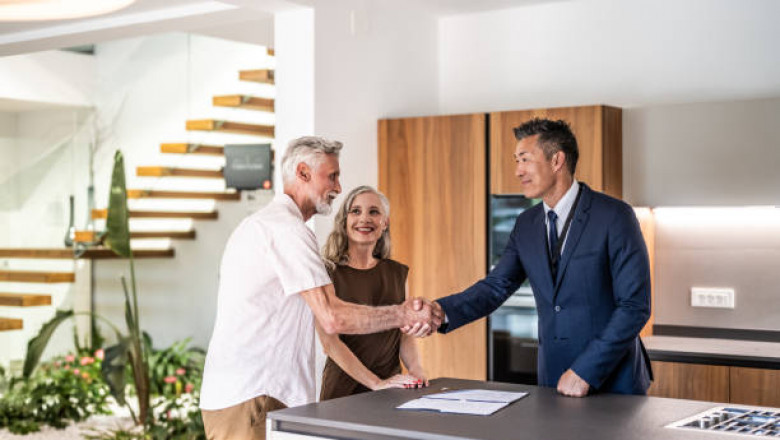 Real Estate Agent: Your Direct Route to Buying and Offering Homes
