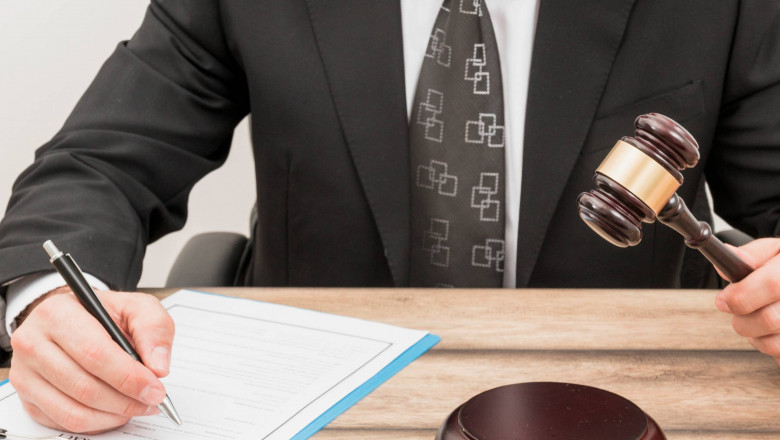 UAE Salary Guide 2025: How to Offer Competitive Pay & Benefits