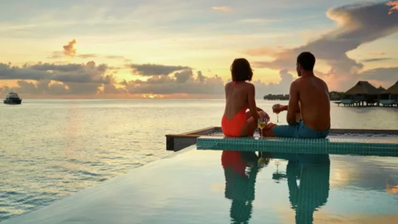 What Activities in Nevada Should Include in Romance Travel Packages?