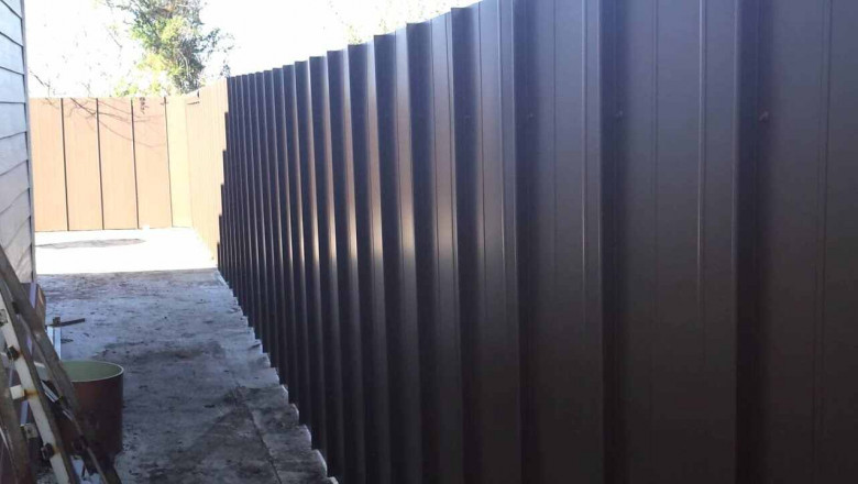 Mastering Metal Panel Fencing: A Complete Guide