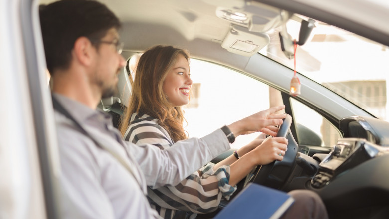 What to Expect in a Defensive Driving Course in Toronto