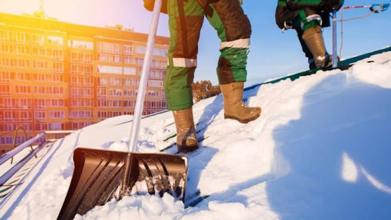 Winter Roofing Safety: Tips for Roofing Contractors and Homeowners