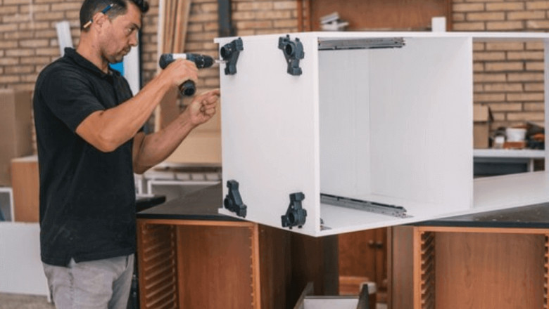Expert Cabinet Repair Services in Santa Ana, CA – Restore Your Cabinets Like New!
