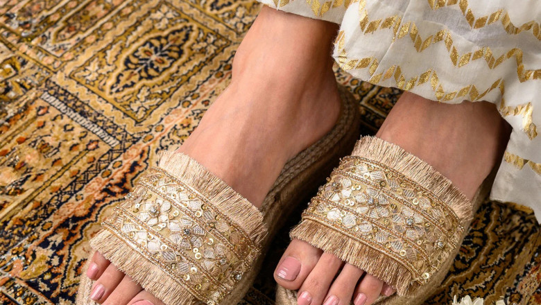 Step into Elegance: Designer Sandals by Pari Pari Life