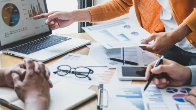 How Professional Accountants Help Businesses Save Money