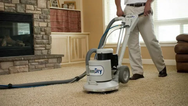 How a Carpet Cleaner Service Can Extend the Life of Your Carpets