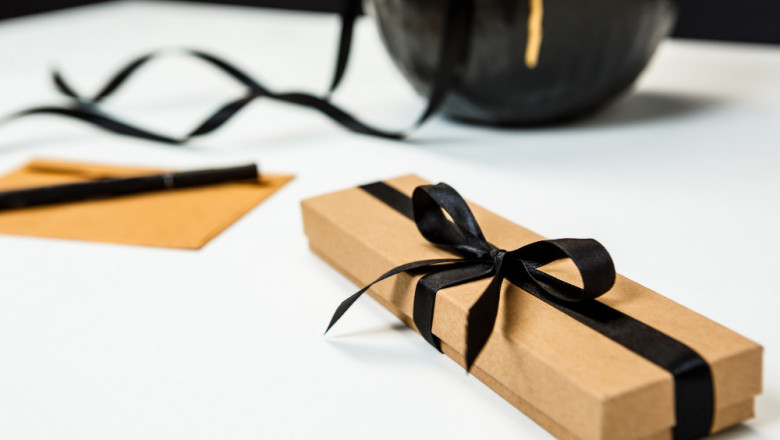 Customized Corporate Gifts Singapore: Make Every Gift Memorable and Unique