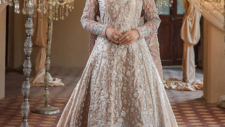 How to Choose the Best Pakistani Bridal Gown?