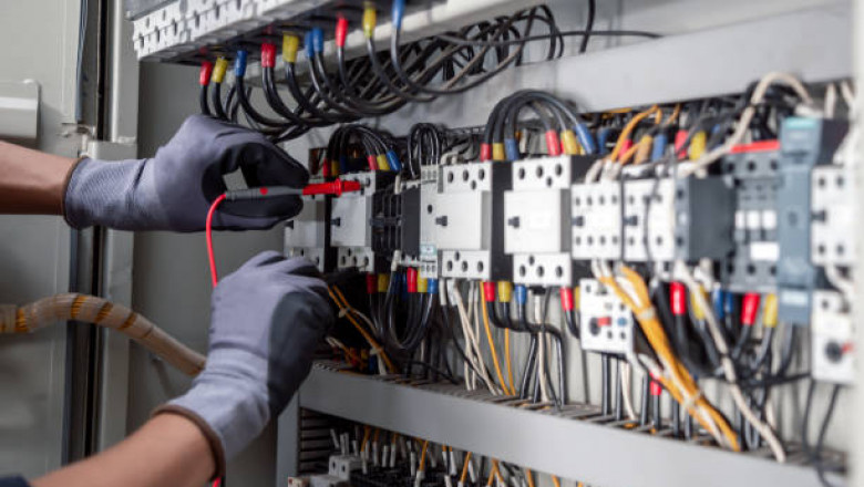 Why Is It Dangerous to Delay Calling Electrician for Flickering Lights?