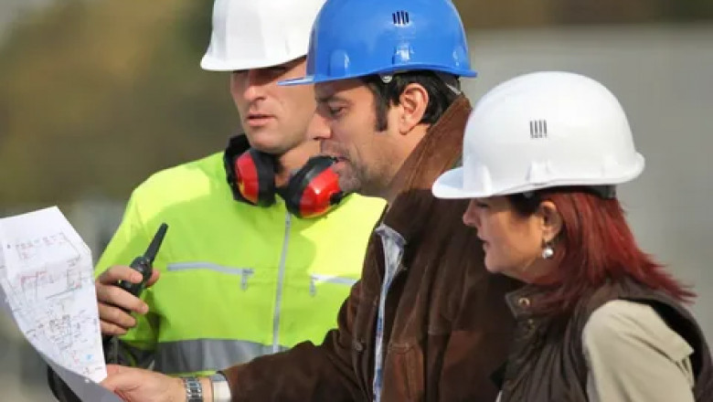 How Do General Contractors Keep Projects On Schedule?
