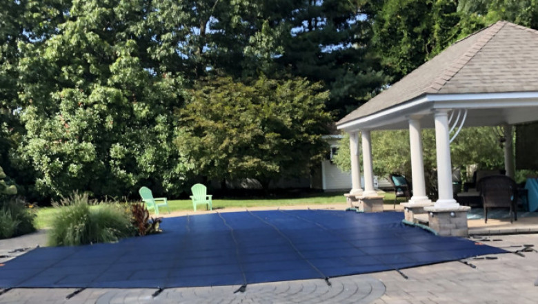 What Timeline Challenges Pool Contractors Face in Coastal Areas?