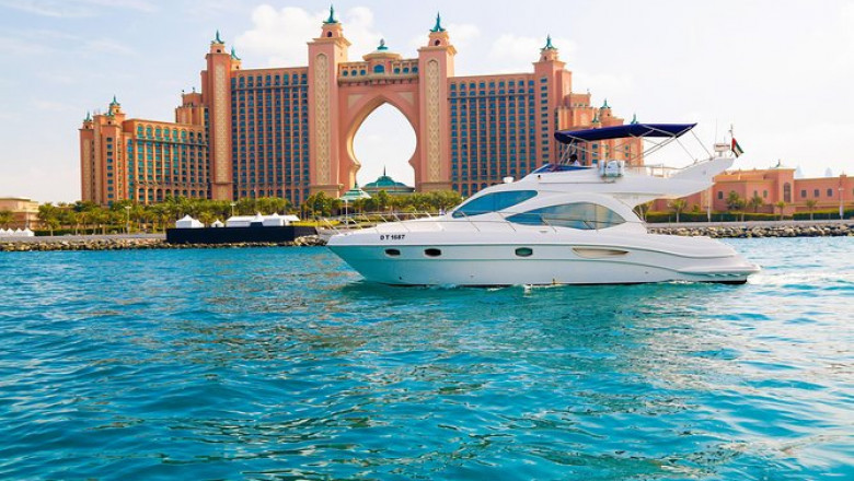 Luxury Yacht Tour Experience: Dubai’s Ultimate Journey