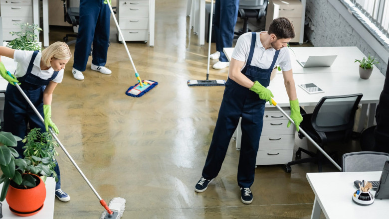 How Commercial Cleaning Services Can Improve Your Workplace Environment
