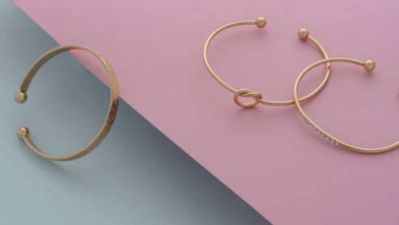 Why Adjustable Charm Bracelets Are the Best Jewelry Investment
