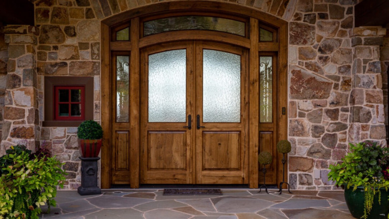 10 Stunning Custom Made Door Ideas for Small Entryways