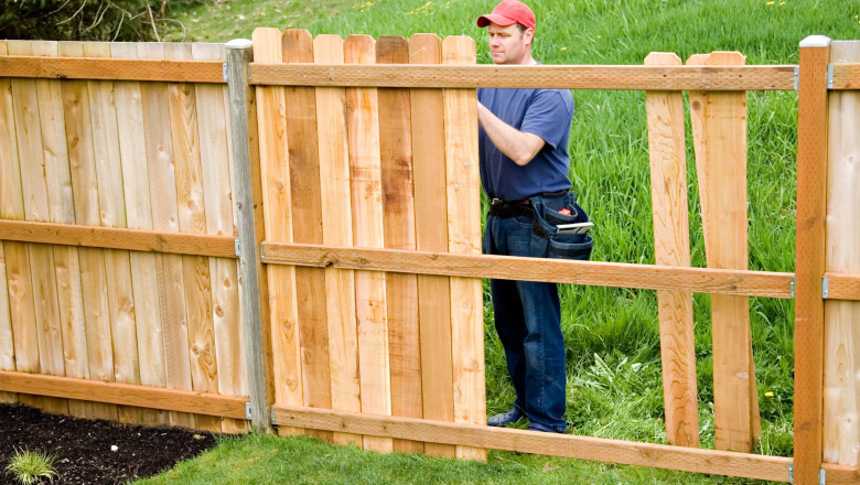 Is Your Fence Contractor Using the Right Materials?