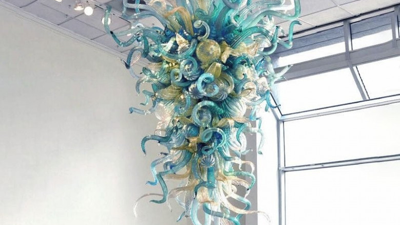 Nature in the Spotlight: Maple Leaf Glass Chandeliers Redefine Artistic Lighting!