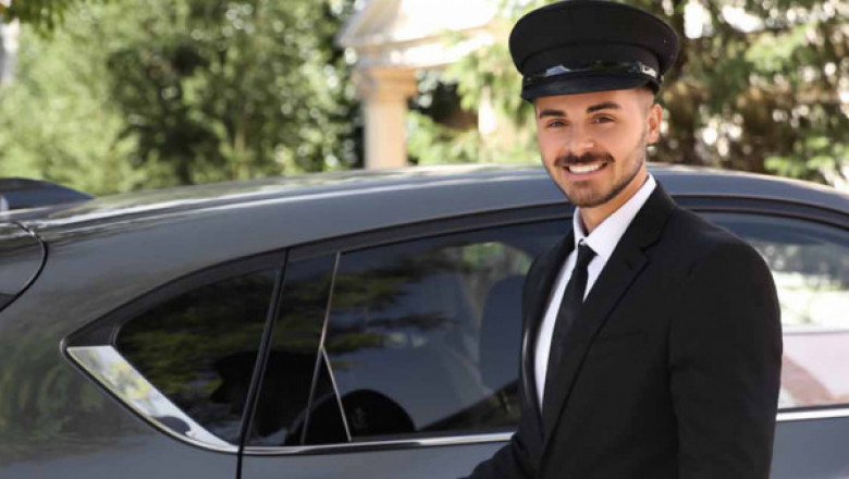 Find the Best Chauffeur Service Near Me Reliable Luxurious and Convenient Transportation