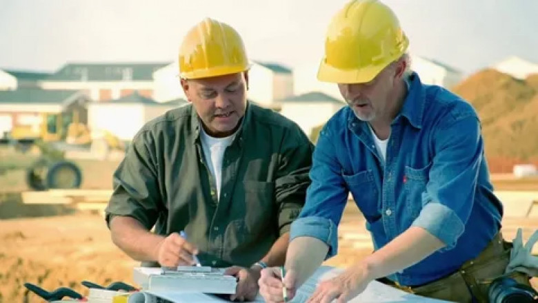 What Happens in a Pre-Construction Meeting With General Contractor?