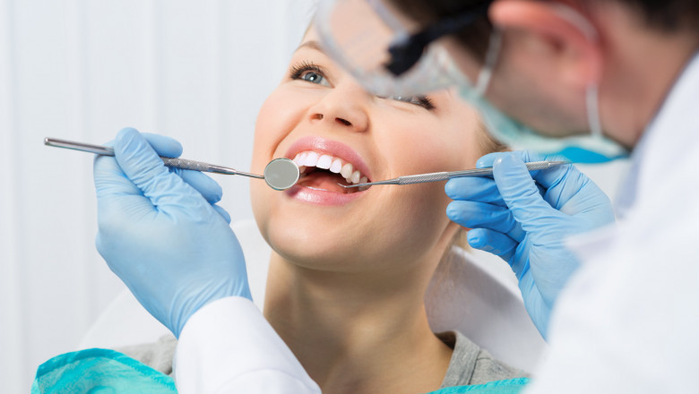 Top 5 Signs You Need to See a Dentist in Etobicoke ASAP