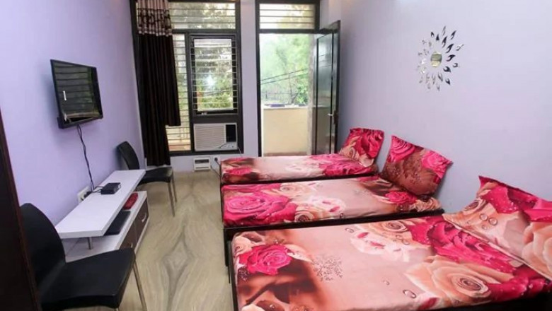 Finding the Perfect PG in Greater Noida with HexaHome