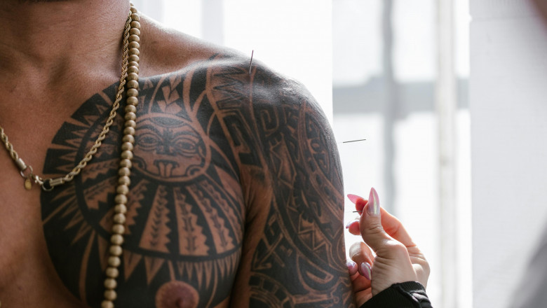 Do Cosmetic Tattoo Artists Earn More Than Traditional Tattooists?