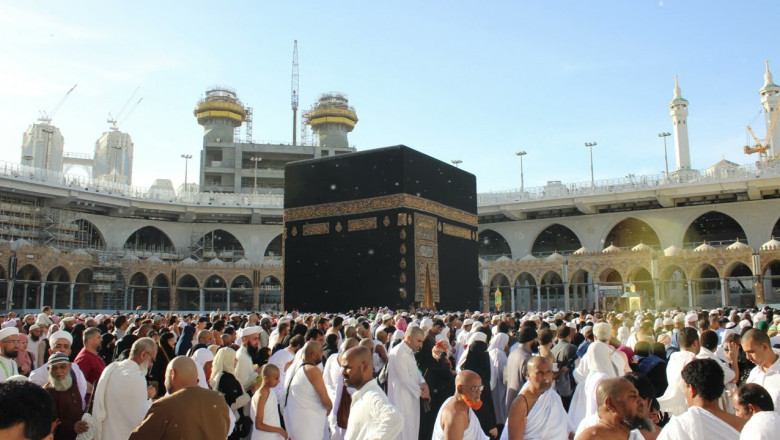 Find Your 3 Star Umrah Package UK for 2025
