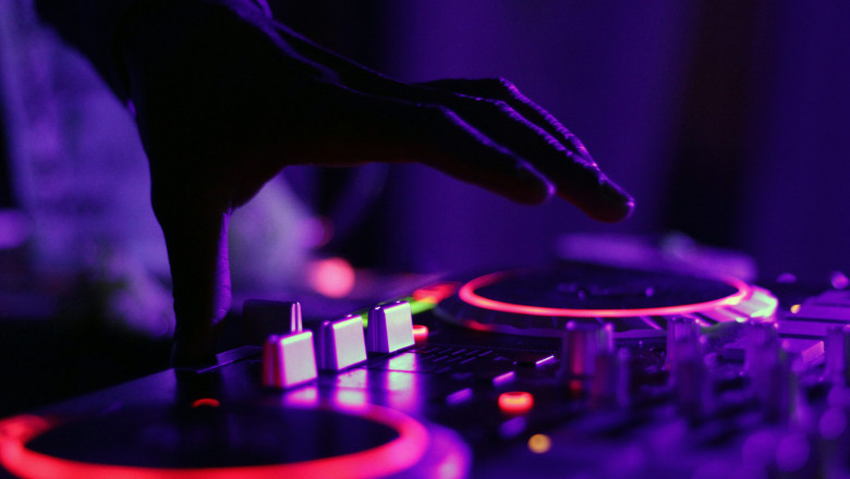 Transform Your Passion for Music with Free Classes in Delhi