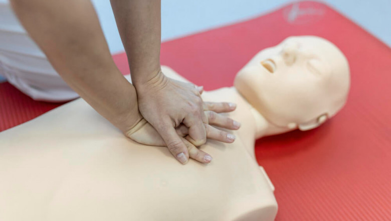 On Site CPR and First Aid Training: Lifesaving Skills Guide