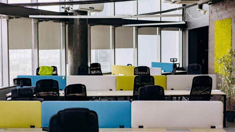 Modern Open Desk Setups for the Geo-Focused Pro