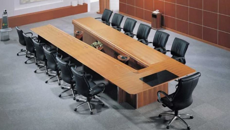 Understanding the Importance of a Modern Conference Table in Today’s Office Culture