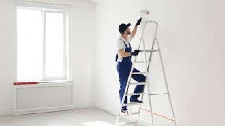 How Much Does a Handyman Charge to Paint a Room With High Ceilings or Special Features?