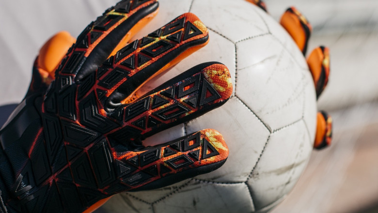 Best Football Gloves to Wear This Season