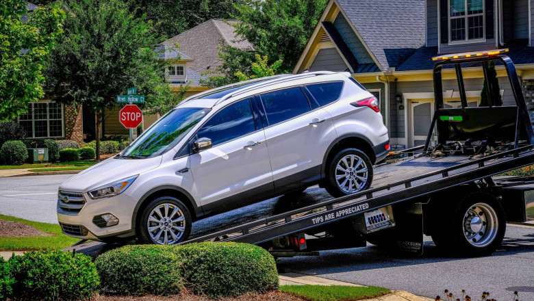 Door to Door Auto Transport vs Terminal-to-Terminal: Which Is Better?